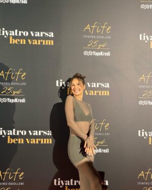 Selin Dumlugöl Instagram - #afifejaletiyatroödülleri ✨
