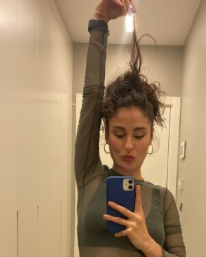 Selin Dumlugöl Instagram - Kendimi kendime şikayet ediyorum ~ 3