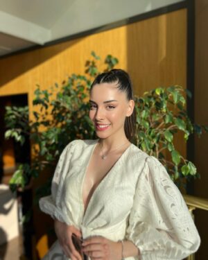 Selin Türkmen Instagram - 🦢