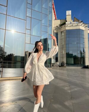 Selin Türkmen Instagram - günese ates etmiyoruz günesi selamlıyoruz sayın hemsehrilerim🫡✨