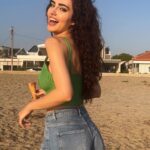 Selin Genç Instagram – 💚 salty, sunny, sands