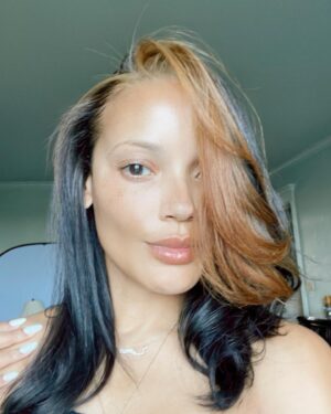 Selita Ebanks Instagram - I did a thing. Fall hair 🍁 by me.