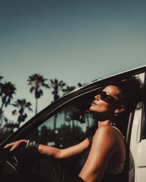 Selita Ebanks Instagram - 90’s stuff with @selitaebanks 

📷: Leica Q

#leicaphotography #palmtrees #vintagecar #bmw #grandcayman #90saesthetic #grain #leicaq