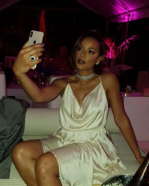 Selita Ebanks Instagram - They said I should take more selfies.