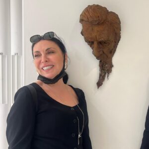 Sema Keçik Instagram - “Hafıza kalıntıları”
Sanatın dokunduğu her şey anlam kazanıyor…İyi ki…Sanat yarım olanı tamamlıyor…iyi ki…Sanat iyileştiriyor…iyi ki…❤️❤️❤️ 
@ahmetaydinatmacastudio #istanbul #hayatakarken #art #sculptureart #heykel #sanat #human #insan