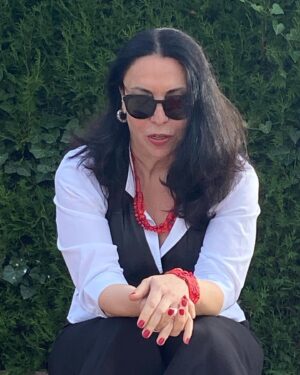 Sema Keçik Instagram - 🦋❤️🐞
Cevap veriyorum zamanla her şey  geçer diyen akıllılara ;geçen tek şey zamandır anlayan ,anlatsın anlamayanlara.CemalSüreya❤️
#hayatakarken #lifestyle #life
Foto @oyku_korkmaz__