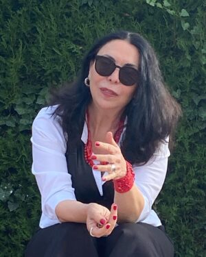 Sema Keçik Instagram - 🦋❤️🐞
Cevap veriyorum zamanla her şey  geçer diyen akıllılara ;geçen tek şey zamandır anlayan ,anlatsın anlamayanlara.CemalSüreya❤️
#hayatakarken #lifestyle #life
Foto @oyku_korkmaz__