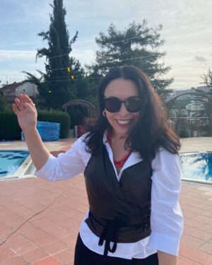 Sema Keçik Instagram - 🦋❤️🐞
Cevap veriyorum zamanla her şey  geçer diyen akıllılara ;geçen tek şey zamandır anlayan ,anlatsın anlamayanlara.CemalSüreya❤️
#hayatakarken #lifestyle #life
Foto @oyku_korkmaz__