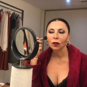 Sema Keçik Instagram - Kulis…hazırlık halleri.🦋🐞❣️
#hayatdergülümserim #theatre #tiyatro #tiyatroiyileştirir#stage #oyun #oyuncu
#kulis #hayatakarken #lifestyle #makeup #makyaj