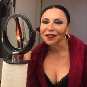 Sema Keçik Instagram - Kulis…hazırlık halleri.🦋🐞❣️
#hayatdergülümserim #theatre #tiyatro #tiyatroiyileştirir#stage #oyun #oyuncu
#kulis #hayatakarken #lifestyle #makeup #makyaj