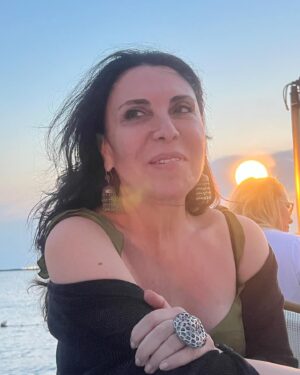 Sema Keçik Instagram - ❤️💃🏻🦋🐞🦅🐎
Flumulu kaç poz etti 😘yeşil  renk murattır🧿❤️
#hayatakarken #lifestyle #life #istanbul #büyükkulüp #sunset #see