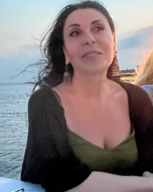 Sema Keçik Instagram - ❤️💃🏻🦋🐞🦅🐎
Flumulu kaç poz etti 😘yeşil  renk murattır🧿❤️
#hayatakarken #lifestyle #life #istanbul #büyükkulüp #sunset #see