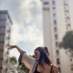 Sena Çakır Instagram - 🌓 Güneş tutuluyormuş,tutulsun bakalım. Dışarı çıkmayınızmış,çıkmayalım bakalım. Etkileri olacakmış,etkilesin bakalım. Güzel düşünelim, güzellikler dolsun Hadi bakalım💫