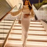 Sena Çakır Instagram - Boğazlı örgü kazak evresine geçtim ama gövdesi şu an için yok.. o kadar da soğuk değil abartmayın😋