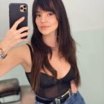 Sena Çakır Instagram - Saçlarıma sihirli bir el dokundu🤭 🌬️~ @sabitakkaya 🤍