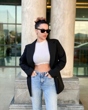 Sena Çakır Instagram - Caption bulamadim,siz yazin bu sefer de🥲