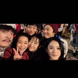 Seo Ye-hwa Instagram - #빈센조
밤새 춥고 흥겨웠던 날🌙
그리고 저기서 떡볶이 꿈을 꾸었다!!