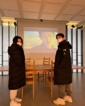 Seo Ye-hwa Instagram - #빈센조 #1주년 
얼마나 감사했는지 몰라요. 
멀리서 선물까지 보내주신 해외팬분들도 정말 감사합니다.
함께해준 채신스님 승우오빠도 넘 고마와!! 
영원할 팀센조 당신들의 일부라는게 너무나 감사하고 행복합니다🙏