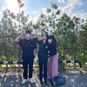 Seo Ye-hwa Instagram - 곧 막촬이라고 멀리까지 선물까지 잔뜩안고  발걸음 해주신 선용실장님.. 이 은혜를 어떻게 갚아나가야할까요

그리고 지현이. 힘들고 피곤해도 투정한번 없었던 미안하고 고맙기만한 너를 어쩌면 좋을까..

어렵고 힘든 일정을 묵묵히 함께 해주고있는 어쩔땐 널 보면 먹먹해진단다 우리 화진이.

동료가 되어주셔서 함께 걸어주셔서 감사합니다
절대 잊지 않겠습니다.