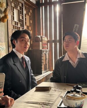 Seo Eun-soo Instagram - 오늘이 막방이라니..🥲
잠시후 9시50분 수사반장 1958 마지막회가 방송됩니다 :)
혜주 안녕 ! 🤎💛