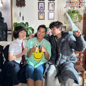 Seo Hye-won Instagram - ☆종영소감 2탄☆
ㄴビ... ገㅏ끔...눈물을 흘린⊂ㅏ....

헤어나오지 못하고 선업튀ost로 하루의 시작과 끝을 함께 하고 있는 1인입니다💁‍♀️

지난 몇 개월간 선업튀와 함께 하면서 많이 배우고 따뜻했습니다. 
작가님, 감독님, 스텝분들, 선배님들, 동료 배우분들 모두 너무나 고생 많으셨습니다!!!!!!❣️

#선재업고튀어 #lovelyrunner @tvn_drama @tving.official
#이시은#윤종호#김태엽#변우석#김혜윤#송건희#이승협#송지호#성병숙#정영주#김원해#서혜원