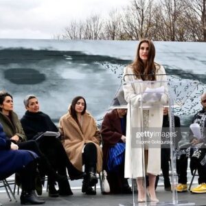 Sepideh Moafi Instagram - Art is revolution & revolution is art. Thank you @forfreedoms & @vitalvoices for this stunning art activation at @4freedomspark 👁️ #EYESONIRAN 👁️ 

Thank you @hillaryclinton @shirin__neshat @gissounia @nazaninafshinjammackay @zainabsalbi @sheidajanam @hankwillisthomas for your inspiring leadership & words, & @jonbatiste @mehrnam_rastegari for making us all cry with your magical interpretation of @shervinine Baraye.

Breathtaking artwork by @sheidajanam @shirin__neshat @hankwillisthomas @aphroditedesiree @shirintowfiq @icyandsot @sepidehmehrban @jr @sheida.s.o.l & #z

On view at Four Freedoms Park on Roosevelt Island through the end of the year ✨