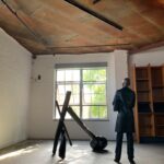 Seren Şirince Instagram - Isamu Noguchi en çok sevdiğim sanatçılardan biri gerçekten. Müzeside aynı eserleri gibi yaşadığımız ilüzyonu ters yüz ediyor. Bunu titizlikle ve müthiş bir ustalıkla yapmış adım attığın an bunu hissediyosun. İçtiği kahve bardağı sigarasıda orda. Masaya oturup eserlerini çizerkenki anını hayal etmek çok güzeldi🌾