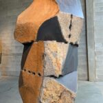 Seren Şirince Instagram - Isamu Noguchi en çok sevdiğim sanatçılardan biri gerçekten. Müzeside aynı eserleri gibi yaşadığımız ilüzyonu ters yüz ediyor. Bunu titizlikle ve müthiş bir ustalıkla yapmış adım attığın an bunu hissediyosun. İçtiği kahve bardağı sigarasıda orda. Masaya oturup eserlerini çizerkenki anını hayal etmek çok güzeldi🌾