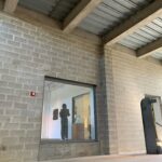 Seren Şirince Instagram - Isamu Noguchi en çok sevdiğim sanatçılardan biri gerçekten. Müzeside aynı eserleri gibi yaşadığımız ilüzyonu ters yüz ediyor. Bunu titizlikle ve müthiş bir ustalıkla yapmış adım attığın an bunu hissediyosun. İçtiği kahve bardağı sigarasıda orda. Masaya oturup eserlerini çizerkenki anını hayal etmek çok güzeldi🌾