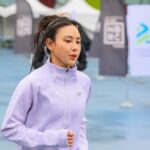 Serena Fang Instagram - 體驗過嚴苛的天氣挑戰 正式上場時才知道怎麼面對 今天遇到寒流跟下雨 看似辛苦但其實也是幸運地 參加渣打馬21K跑者訓練營 學習跑步呼吸的節奏技巧 呼吸的空氣都是冷冰冰的 正好反應呼吸跟跑步的節奏 技巧對了跑起來就很舒服 雖然跑步用的是雙腿的肌群 但是呼吸的肌群暖開也很重要 所以各位跑者在暖身的時候 也別忘記上半身的暖身動作也要做足 今天上了一課把學到的東西跟大家分享 倒數2024渣打馬還剩4週 2/25大家一起加油 🏃🏼‍♀️✨🌈 #渣打臺北公益馬拉松 #RunTogether一起去跑步