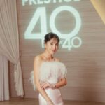 Serena Fang Instagram - 運動的的我充滿力量 換上小禮服展現女性的溫柔浪漫 女生就是要百變，不管在哪個階段都能展現光芒 勇往向前、迎接挑戰、實現自我、貢獻社群 也是40 under 40的精神 今年跟許多朋友相聚一起度過美好的夜晚 Thanks for having me @prestigetaiwan 謝謝邀請 @imjennycheng @boris.tsai Dress @c.h_wedding Makeup @huan2.studio 📷 @rockykao456