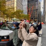 Serena Fang Instagram - New York 🧩 1.布魯克林大橋上的我們 2.7年後，我們都沒有變🍎✨ 3.拍拍觀光客模式 4.下午的光很美 5ㄧ定要買的new balance 馬拉松小熊🐻 6.jack for Halloween 🎃 7.my home in Williamsburg 8.波士頓回憶 9.藍莓覆盆莓草莓富翁 10.從大橋上看著日落西下 #newyork #williamsburg #brooklynbridge
