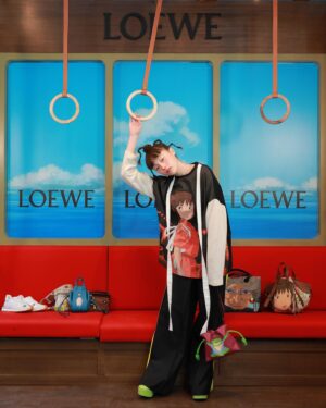 Serena Motola Instagram - LOEWE✖️千と千尋の神隠し

どれも可愛くて、ニヤニヤしちゃいました♡ 
ここunknown harajukuで行われているポップアップストアは1月16日まで開催中です。

#ロエベとジブリ 
#LOEWEspritedaway
#LOEWE
#スタジオジブリ
#spritedaway