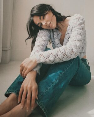 Serinda Swan Instagram - Play•in 

Film by @lizrosa & hair/mua @missdinh