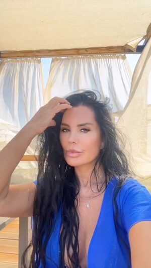 Serpil Çakmaklı Instagram - Asos'tan antik şehrinden kucak dolusu sevgiler canlar buraya ilk kez geliyorum burası bana tam terapi oldu huzur dolu geçen günlerden sonra İstanbul'a dönüş #asosantikliman #serpilçakmaklı #mutluhaftasonları #tatil #deniz #yaz #i̇stanbul #izmir #antalya #eskişehir #günaydın #sinema #mutlusabahlar#mutluluk #huzur #reels #keşfetteyiz#mutlupazarlar #aşk #reel #reelsvideo#hayat