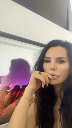 Serpil Çakmaklı Instagram - İyi geceler canlarım güzel bir haftaya nefes alarak uyanmamız dileği ile sağlıkla huzurla her şey güzel gönlünüzce olsun #serpilçakmaklı #mutluhaftalar  #huzur #gun #günaydın #sevgi #barış #aşk #sabah #cine #nostalgia#geceler#pazartesi#reels #keşfetteyiz#aile #follow#tuvanaturkay