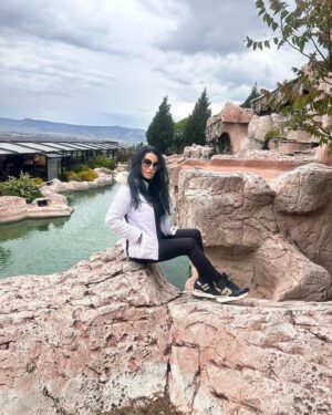 Serpil Çakmaklı Instagram - Harika bir boşvermişliğin  içindeyim. Bundan sonra her şey kendi önceliğim ve keyfim için.O yüzden doğru bildiklerinden ve inandıklarından asla geri dönme .Diyorum ve Eskişehir şelale parkının bu güzel manzarası ile siz sevenlerime mutlu sağlıklı aileniz ve sevdiklerinizle birlikte geçireceğiniz güzel bir pazar diliyorum 🙏#serpilçakmaklı #mutlupazarlar #keşfet #tünaydın #eskişehir#mutluhaftalar #günaydın #eskişehirşelalepark