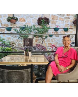 Serpil Tamur Instagram - Antalya Kaleiçi 🤗
@antalyaff @tumayozokurofficial @handekaramanogullar