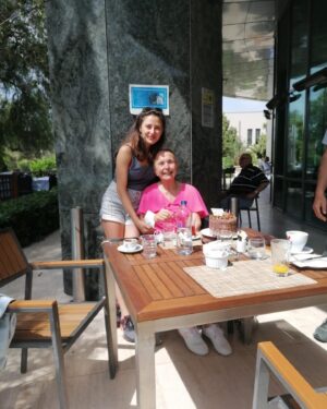 Serpil Tamur Instagram - Harun ve ekip arkadaşlarımla doğum günümü kutladım  @erkanbekts @umitbestekargin