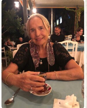 Serpil Tamur Instagram - Mavi ayı beklerken ben🥹🥹