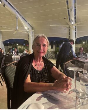 Serpil Tamur Instagram - YENİ YAŞIM HOŞGELDİN,dün geceden başlayarak mesaj göndereren ,telefonla arayan ,çicek gönderen her kese  kalpten teşekkürü borç biliyorum sağolun var olun