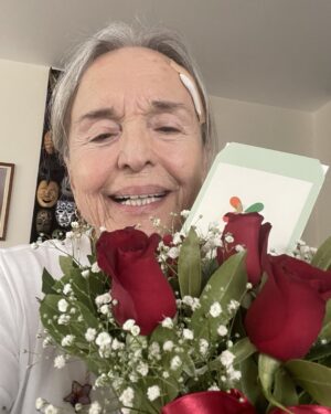 Serpil Tamur Instagram - TEŞEKKÜR EDERİM HER YIL 27 martta beni bu zarif jestiyle mutlu eden sevgili CAN MURAT YAŞAR ŞENGEL’E SONSUZ TEŞEKKÜR EDERİM♥️♥️🌺🌺