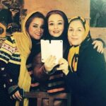 Setare Eskandari Instagram - درياچه ماهى دركنار كارگردان عزيزم مريم دوستى و ماهايا پطروسيان نازنين كه به ديدارمان امد ..اميد كه در جشنواره خوش بدرخشد ..روز پايان