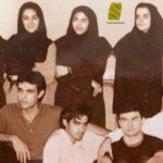 Setare Eskandari Instagram - اين عكس رو دوباره ديدم و يادم اومد اون روزا رو كه چه عاشقانه تئاتركار مى كرديم .. چقدر ارزو داشتيم .. و حالا نخل طلاى كن در دستان شهاب حسينى .. مبارك باشه بر ما و خودش ..كه راه سختى رو طى كرد و رسيد .. ⭐️