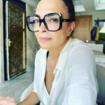 Sevil Akı Saner Instagram – Gözlük sevdam sorgulanmasın … yüzük,gözlük,şapkalarım ve ben 😎💚