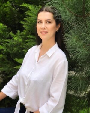 Sevinç Gürşen Kıranlı Instagram - @serapdaphne canım arkadaşım bnm 💕 fotograflarımı o kadar severek çekiyorki , sonuç ikimizi de her zaman mutlu ediyor 🥰Ellerine sağlık cnm 🙏🏻