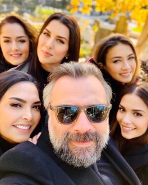 Sevinç Gürşen Kıranlı Instagram - yine mi güzeliz , yine mi ... 🌸#edho #eskiyadunyayahukumdarolmaz