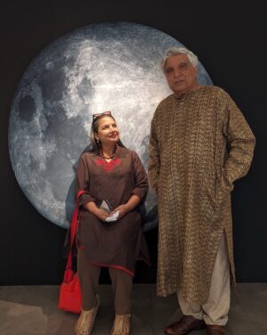 Shabana Azmi Instagram - Looking upto him ❤️