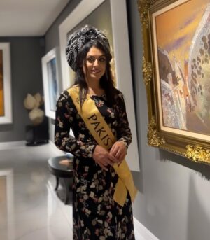 Shafina Shah Instagram - I really enjoyed our visit with @missglobalofficial to the beautiful @nguyenart.gallery 
Wearing designer wear by @chauloan89 

Thank you ❤️🙏🏽
.
.
.

#vietnam🇻🇳 #vietnamtravel #vietnamesegirl #vietnamesedress #missglobal #pakhtoon #shafinashah #misspakistan #shafinapatelshah #desigirl #vietnam #pageantwinner #titleholder #missglobal2023 #pakistanimodel #indianmodel #bollywoodactress #missglobalpakistan #gratitude #motivationalwomen #missmissions #pathan  #misscongeniality #animalactress #hochiminh