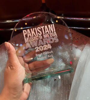 Shafina Shah Instagram - Super grateful for being recognised for my role as Wife number 2 in the blockbuster ANIMAL ✌🏽

Thank you for the love and support.
Thank you @pmmawards for the BEST DEBUT MOVIE ACT Award. ❤️ 
Thank you for my BEAUTIFUL outfit @sachebyasif1 

Thank you to my friends and family, ❤️🙏🏽 Love you guys so much!
This has been a long journey however this is just the beginning of lots more to come inshaAllah🙏🏽❤️
.
.
#shafinashah #shafinapatel #shafinapatelshah #missmissions #animalactress #bobbywife #lordbobby #animal #pakistaniawards #misspakistan #bollywoodactress #pakistan #indian #shah #patel #shafina #pakistanmediaindustry #actorslife #awards #ukactors